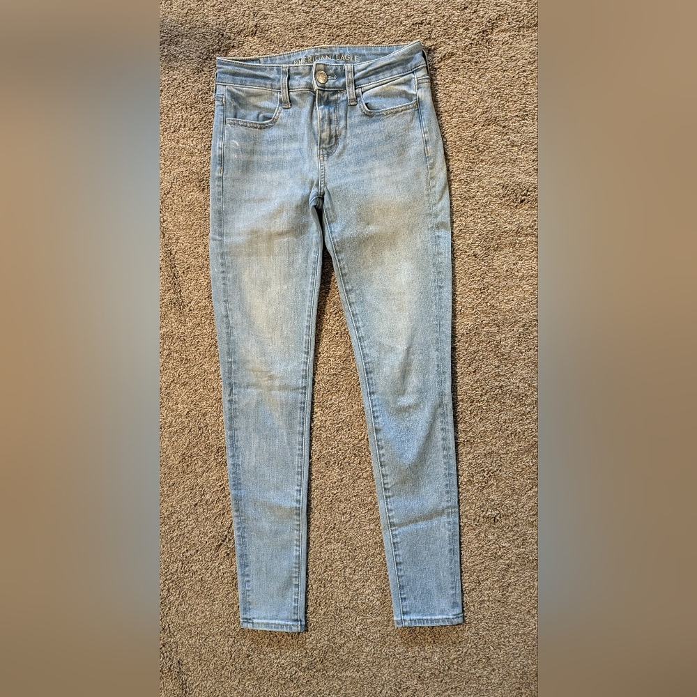 Women's American Eagle Super Stretch Skinny Jeans. Size 2 Regular.